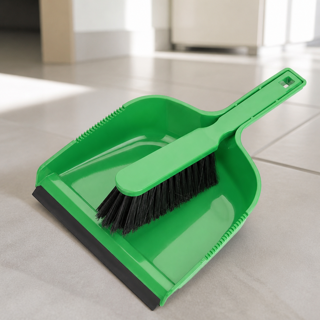Commercial dustpan and brush set for quick cleaning tasks