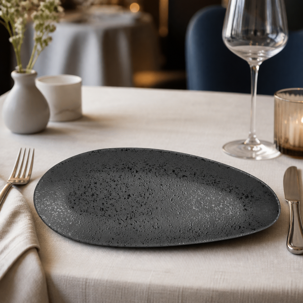 Set of 6 commercial 250mm oval plates for catering events