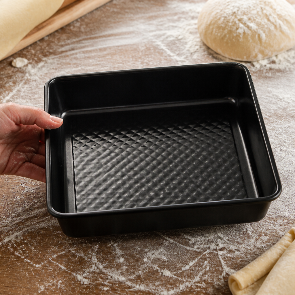 9" Square Commercial Cake Tin with CushionSmart Interior