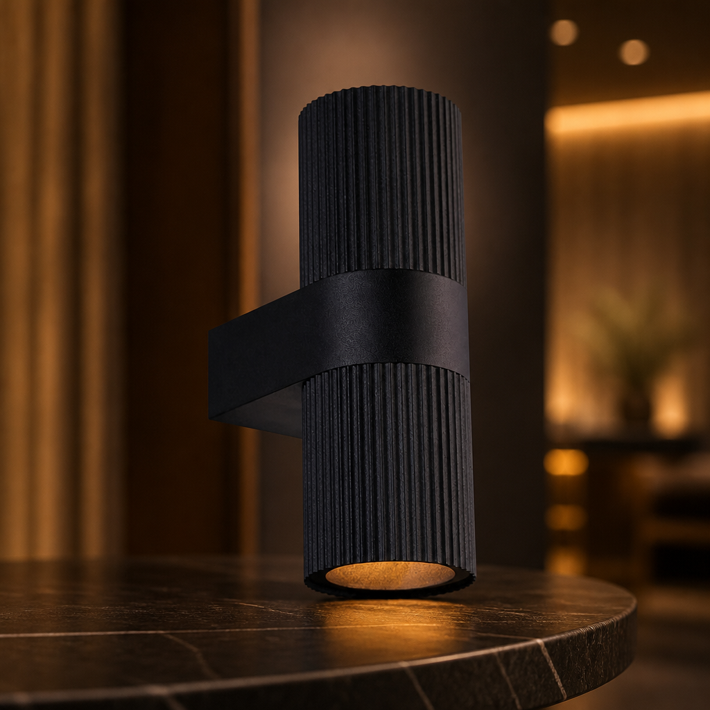 Dimmable aluminium outdoor wall light for 2 bulbs