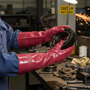 Professional 18'' Red PVC Gauntlets for Oil and Chemical Resistance with Cotton Liner for Moisture Absorption