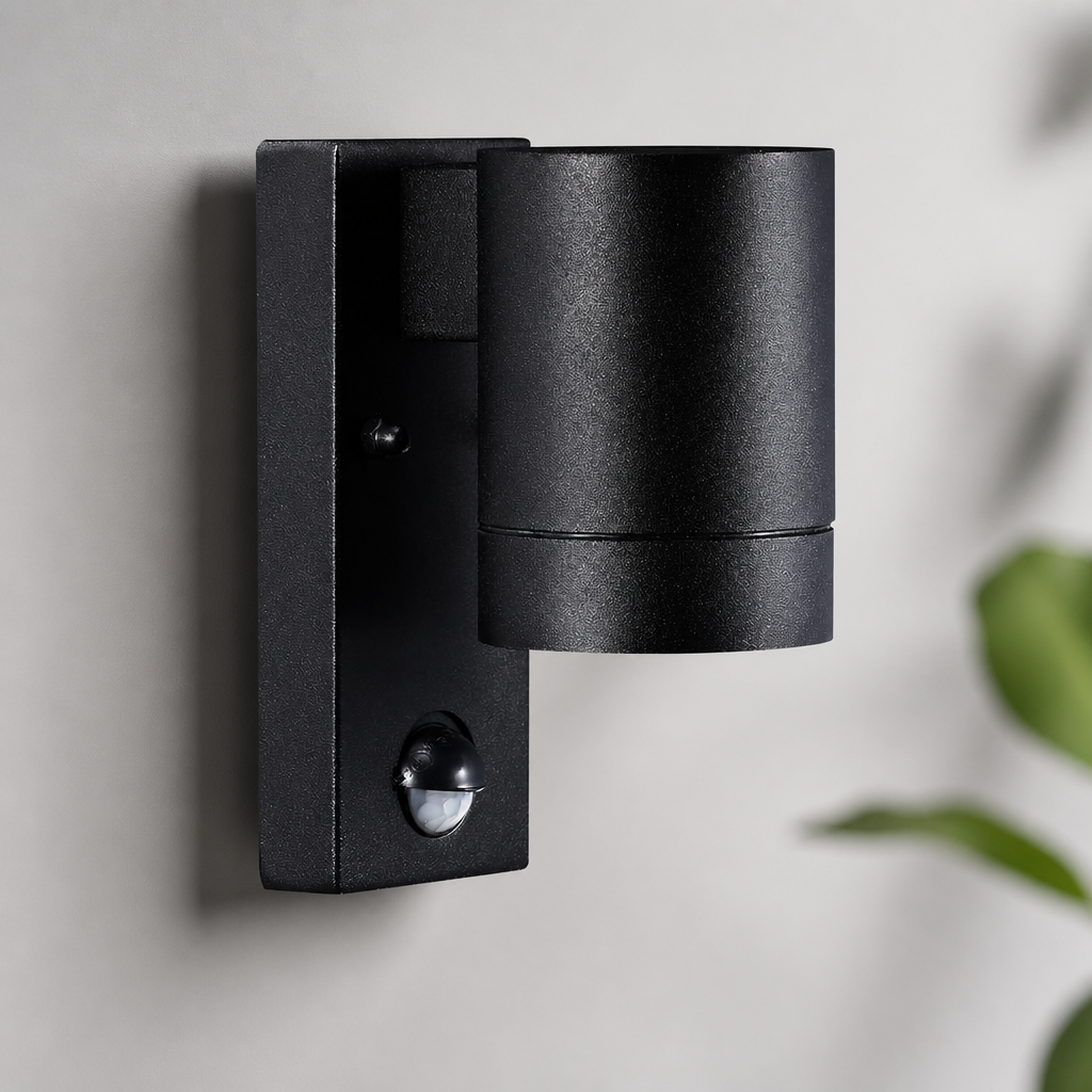 Commercial Outdoor Wall Light with Bulb Support Black