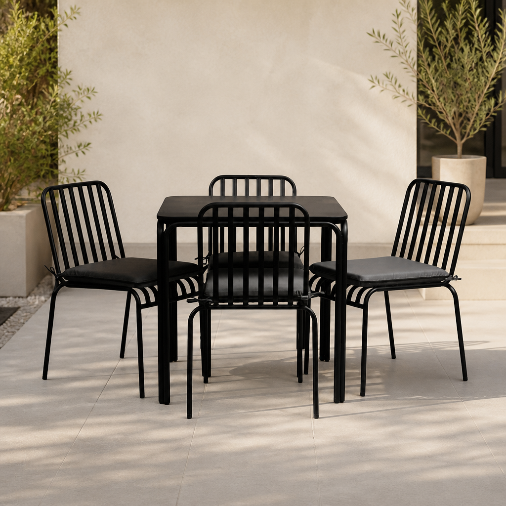 Commercial Outdoor Dining Set for Pub Gardens and Patios