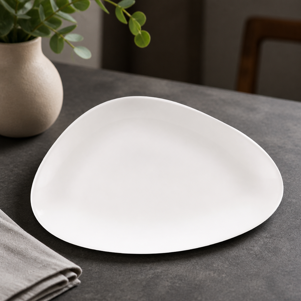 Commercial Triangular Plates 300mm for Unique Table Settings